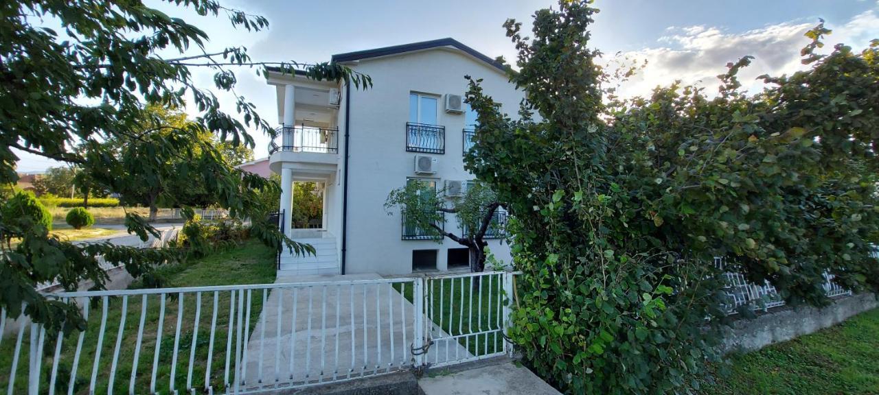 דמיר קאפייה Villa Bratislava מראה חיצוני תמונה