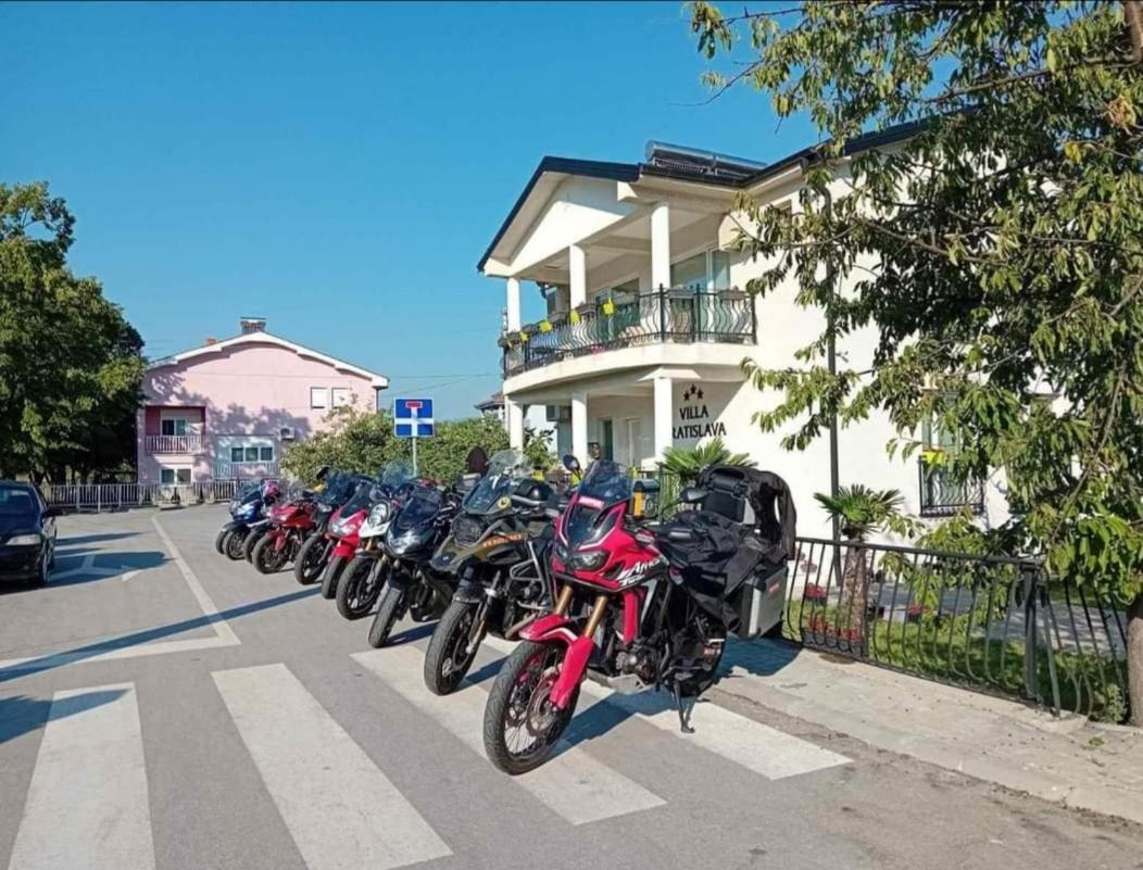 דמיר קאפייה Villa Bratislava מראה חיצוני תמונה